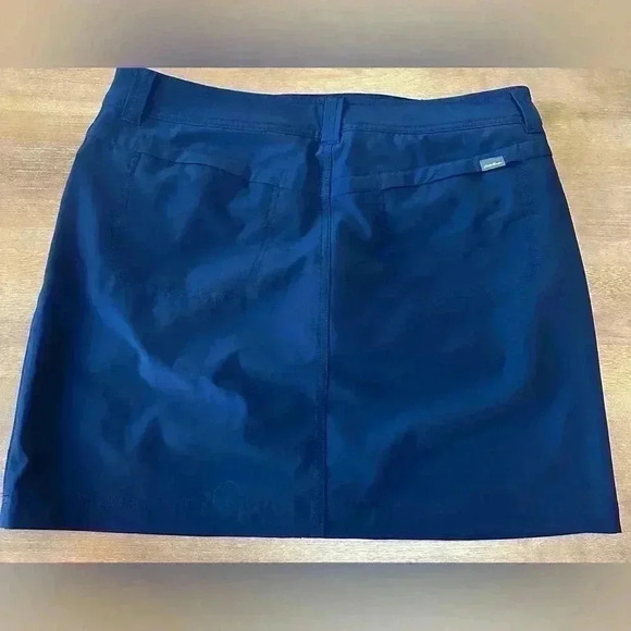 Eddie Bauer shirt with attached shorts - Picture 4 of 8